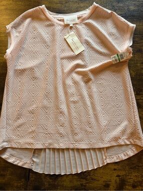 Two by Vince Camuto Light Pink Textured Pleated-Back Tunic